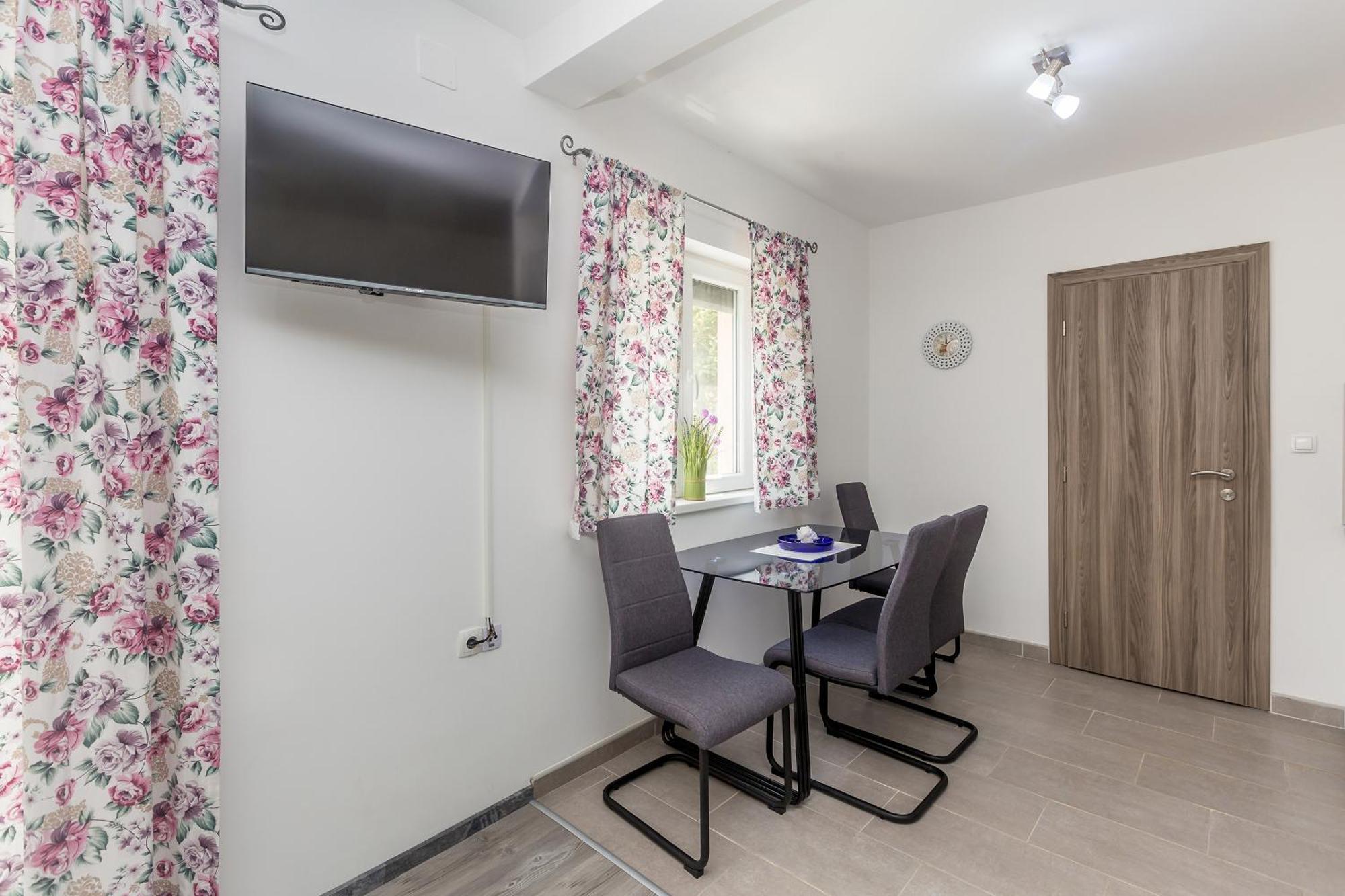 Apartmani Tena Njivice Dış mekan fotoğraf